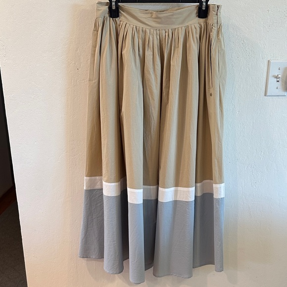 Ottod’Ame skirt size 8, 100% cotton, tan with white and blue excellent condition - Picture 1 of 11